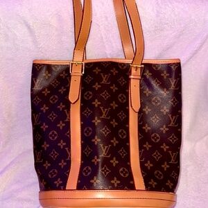 Louis Vuitton bucket tote